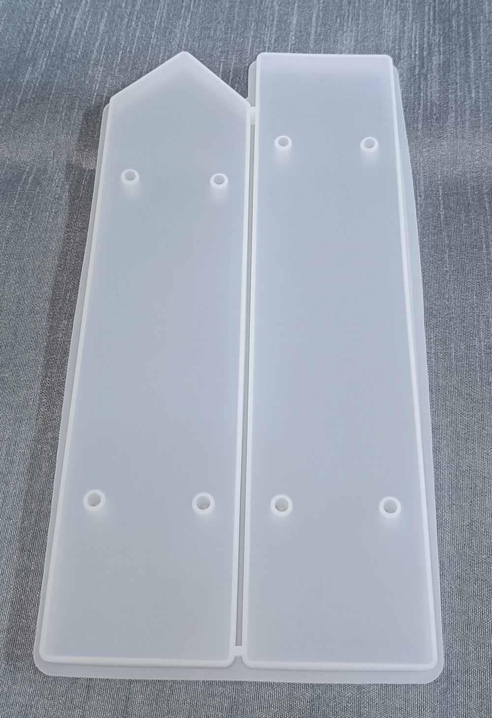 silicone resin casting name plate mould tw0 cavity