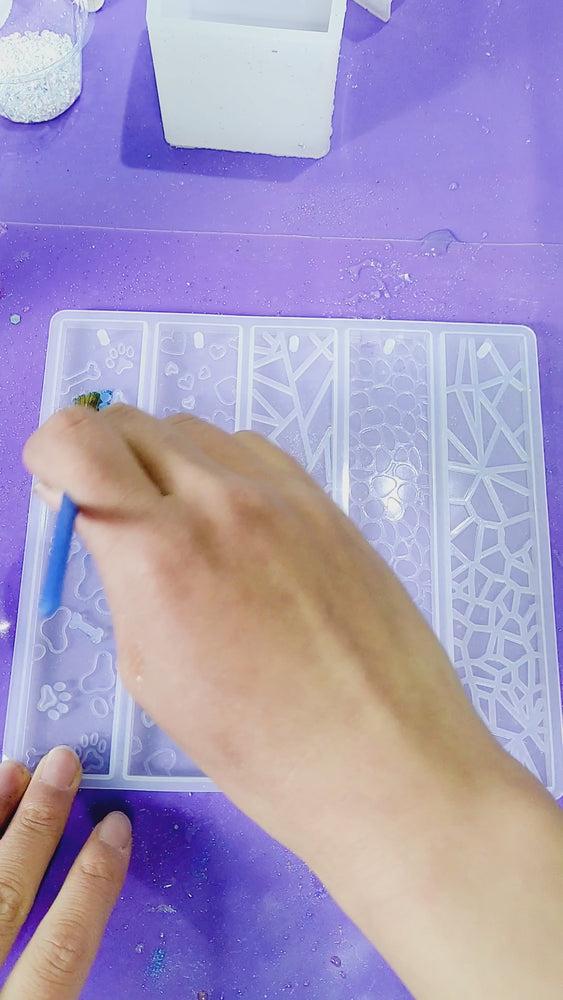 SNOOGG 1 Pack - 3D Textured Bookmark Mold with 5 Cavity Design, Each Style is Unique, Standard Size for Bookmarking and Creative Crafting