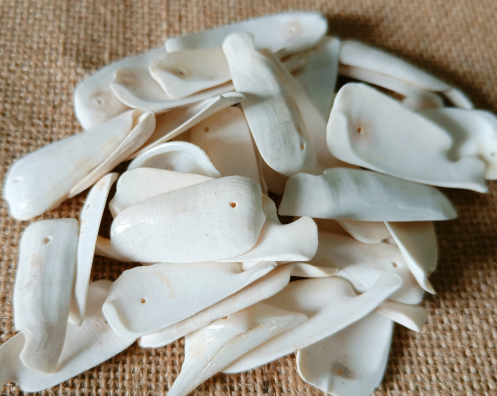 artificial stone perfect for under sea uses it is hard stone mix size approx 10 to 15 mm so