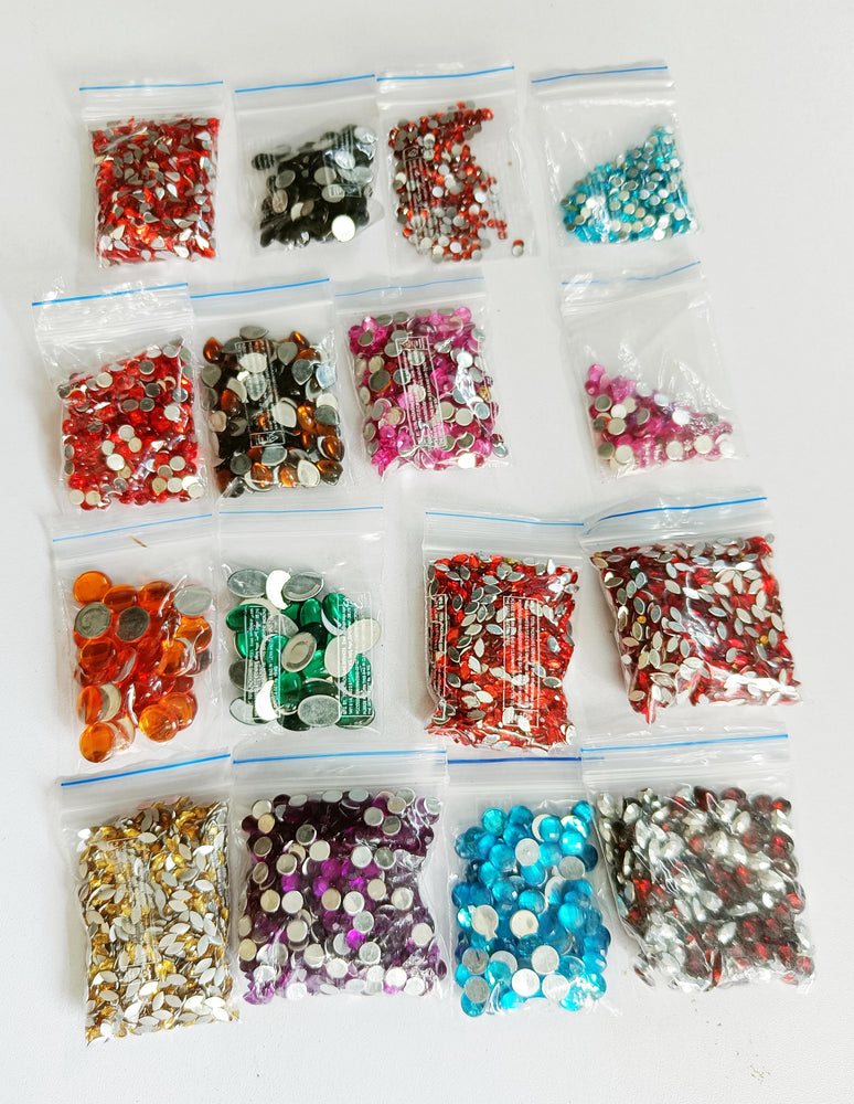 multi color rhinestone chandla mix color shapes pack in zipper bag 25 gram pack