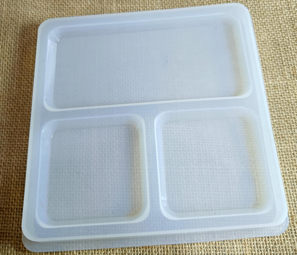 3 Compartment Silicone Resin Cosmetic and stationery tray Mould. Size is about 8 inch